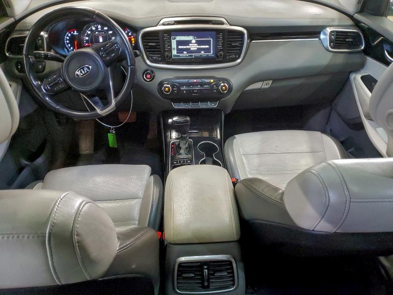 Фото 8 - KIA SORENTO