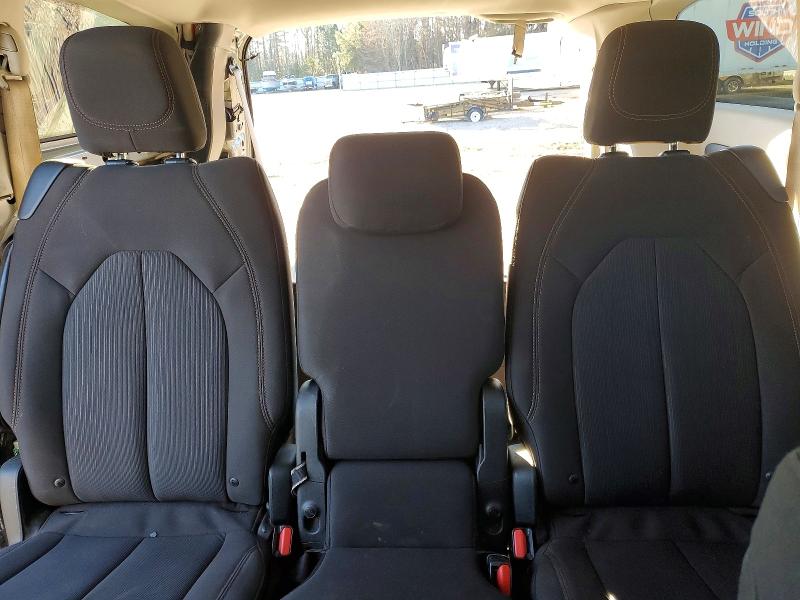 Фото 10 - CHRYSLER PACIFICA