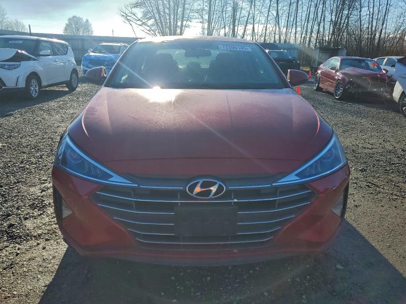 Фото 5 - HYUNDAI ELANTRA