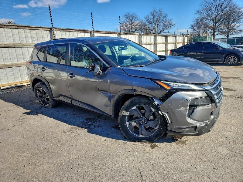 Фото 4 - NISSAN ROGUE