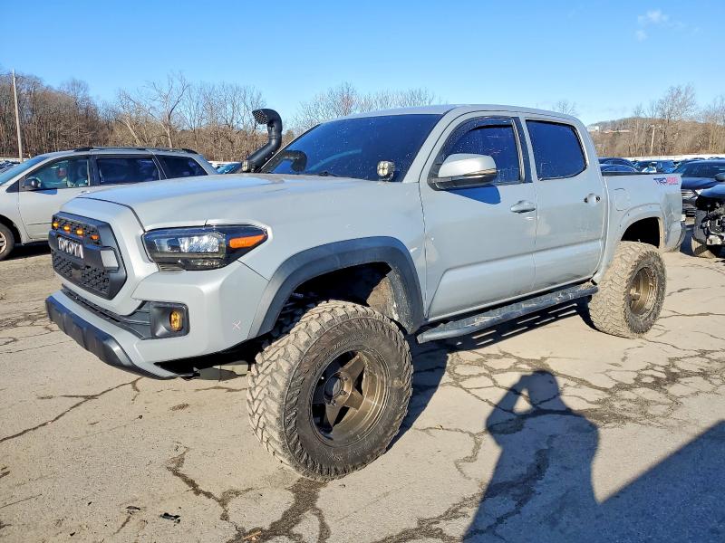 Фото 1 - TOYOTA TACOMA