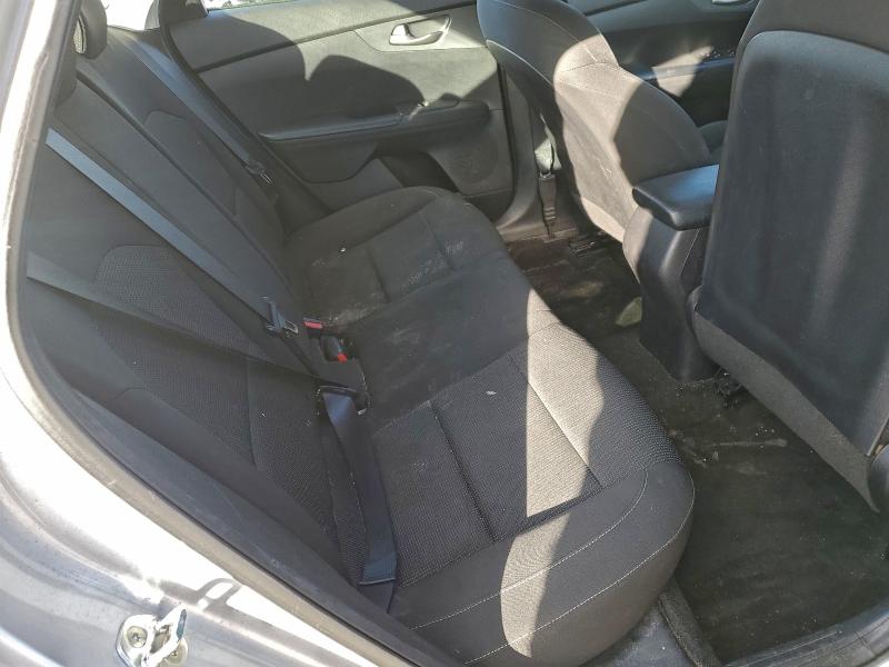 Фото 10 - KIA FORTE