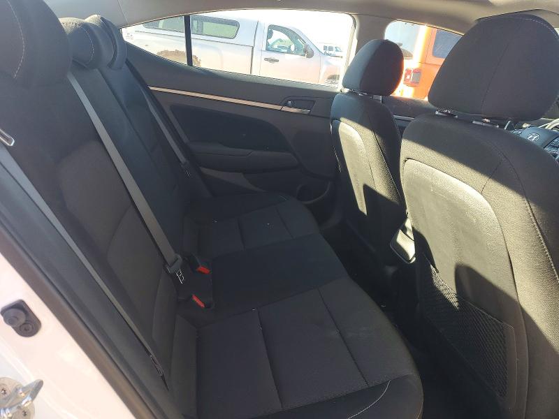 Фото 10 - HYUNDAI ELANTRA