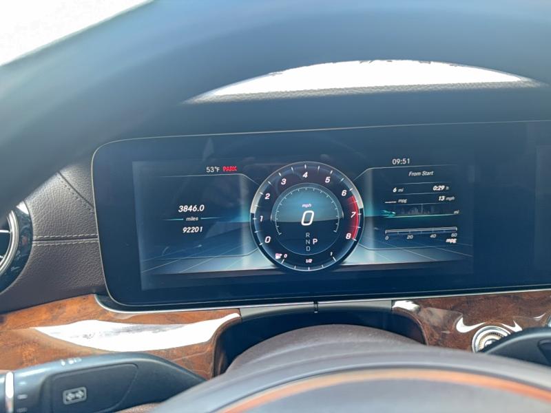 Фото 8 - MERCEDES-BENZ E-CLASS