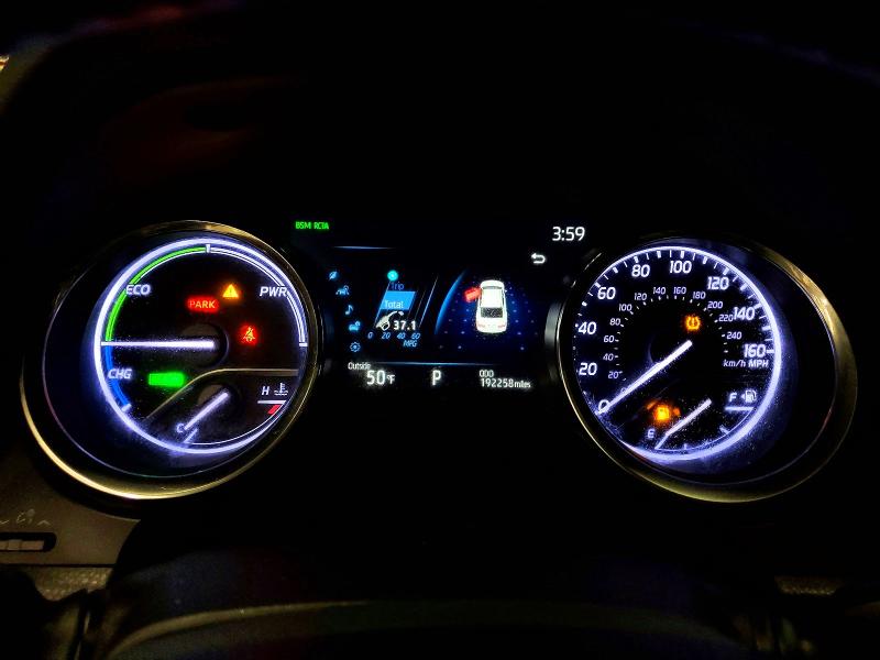 Фото 9 - TOYOTA CAMRY