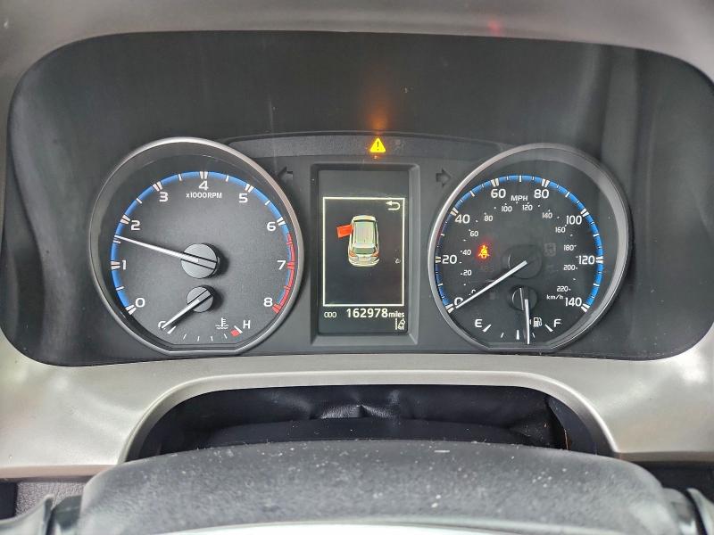 Фото 9 - TOYOTA RAV4