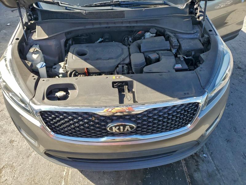 Фото 12 - KIA SORENTO