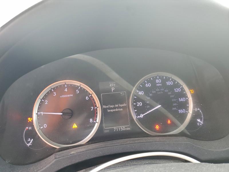 Фото 9 - LEXUS IS