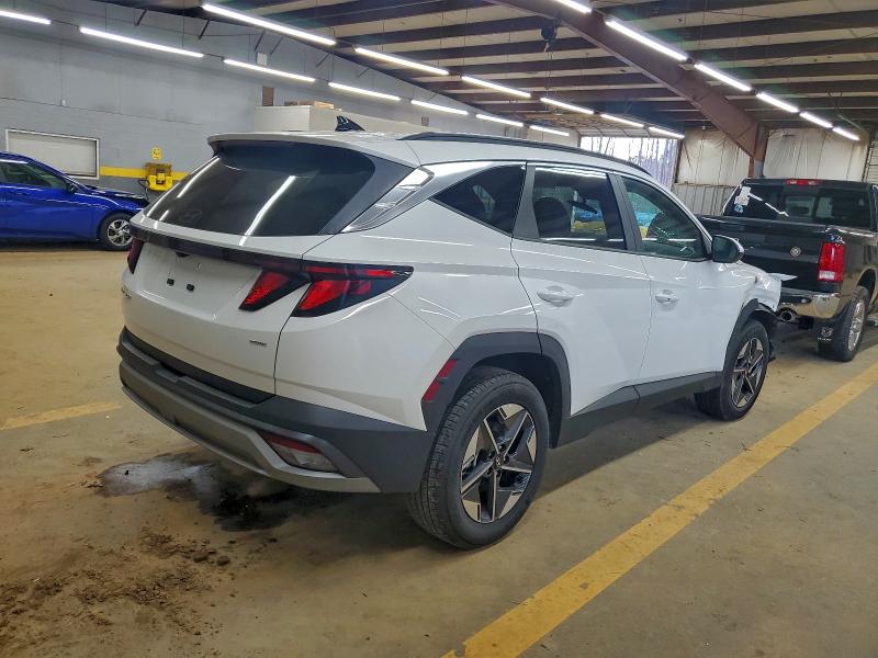 Фото 3 - HYUNDAI TUCSON