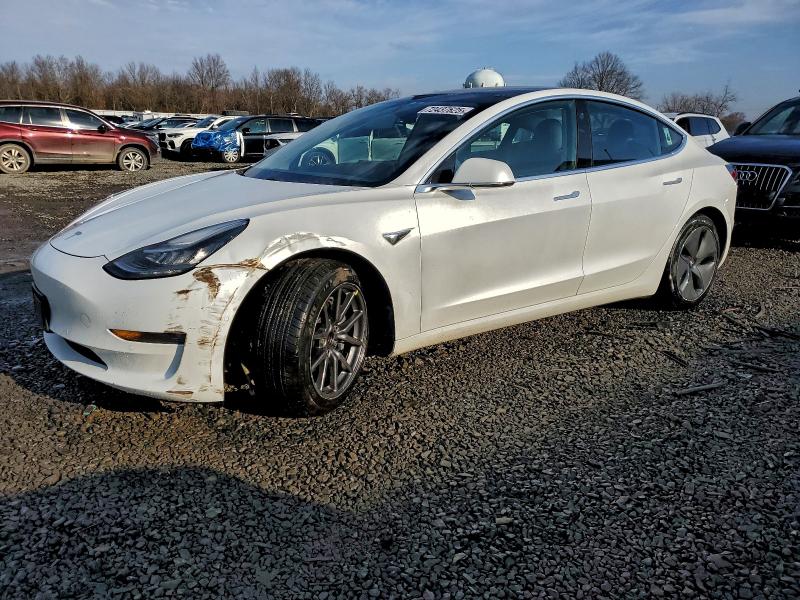Фото 1 - TESLA MODEL 3