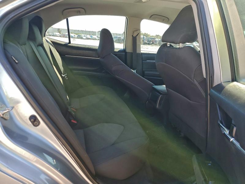 Фото 10 - TOYOTA CAMRY