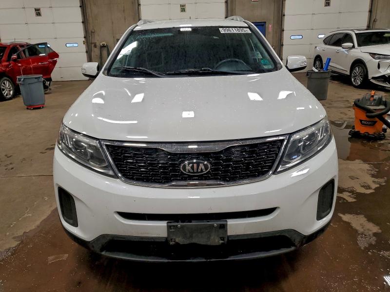 Фото 5 - KIA SORENTO