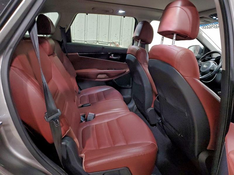 Фото 11 - KIA SORENTO