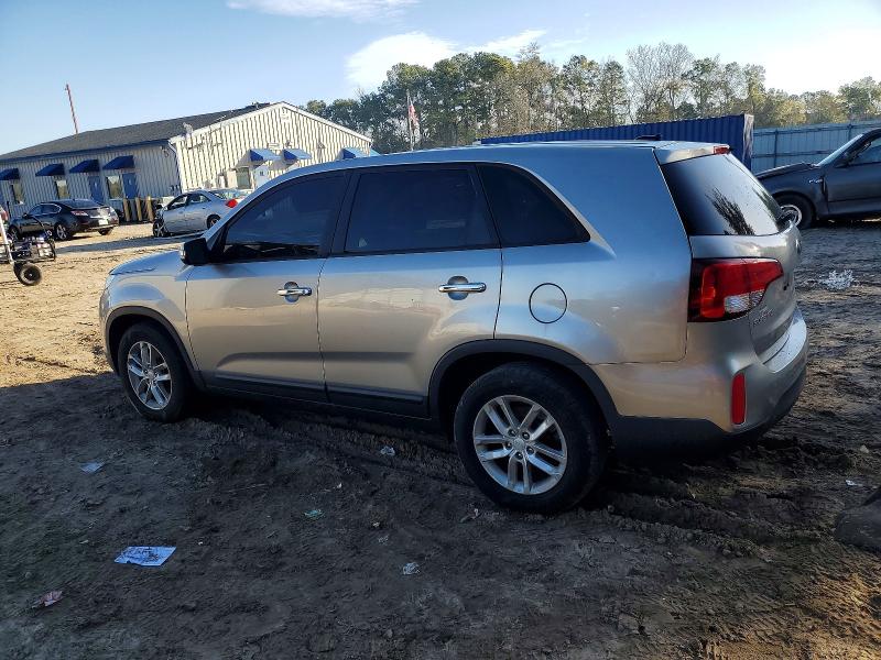 Фото 2 - KIA SORENTO