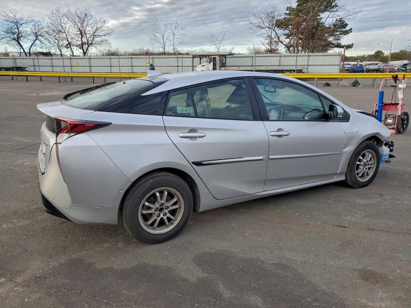 Фото 3 - TOYOTA PRIUS