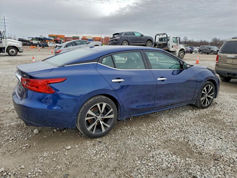 Фото 3 - NISSAN MAXIMA