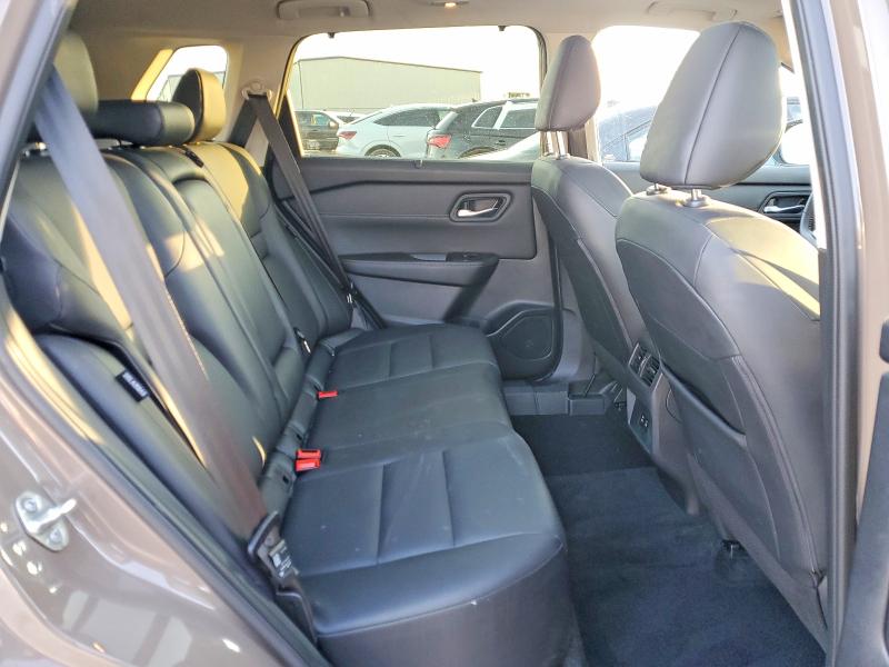 Фото 11 - NISSAN ROGUE