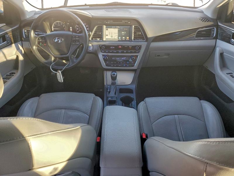 Фото 8 - HYUNDAI SONATA