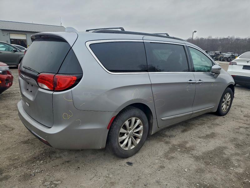 Фото 3 - CHRYSLER PACIFICA