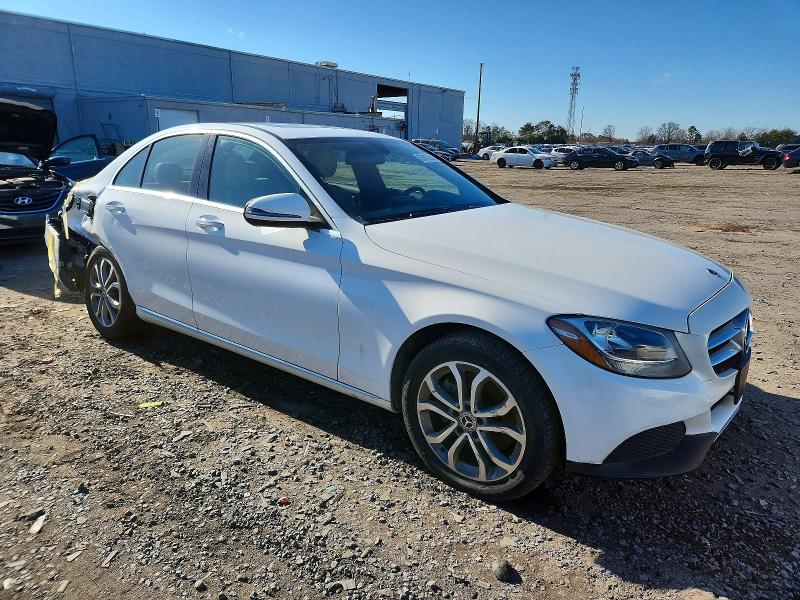 Фото 4 - MERCEDES-BENZ C-CLASS