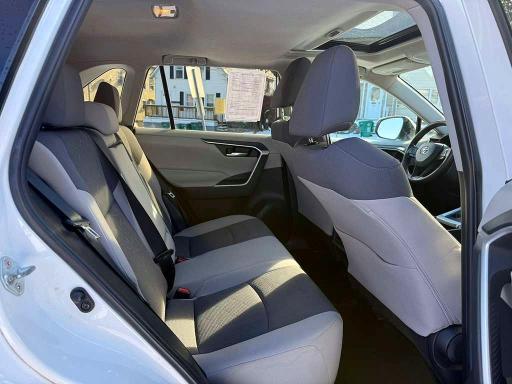 Фото 6 - TOYOTA RAV4