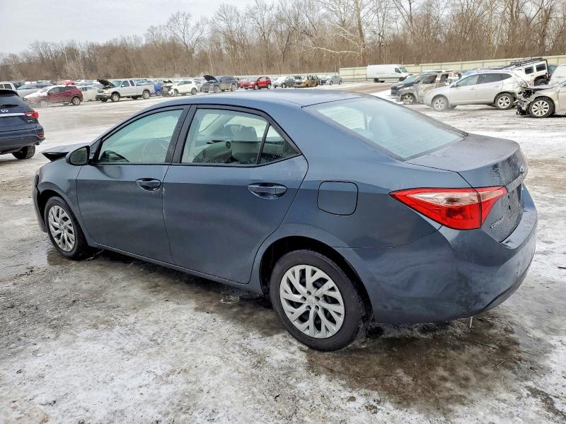 Фото 2 - TOYOTA COROLLA