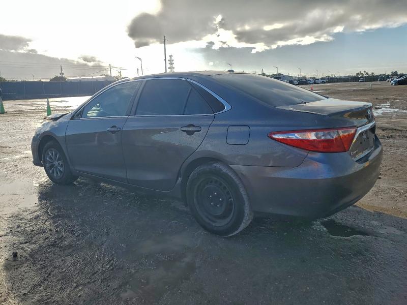 Фото 2 - TOYOTA CAMRY