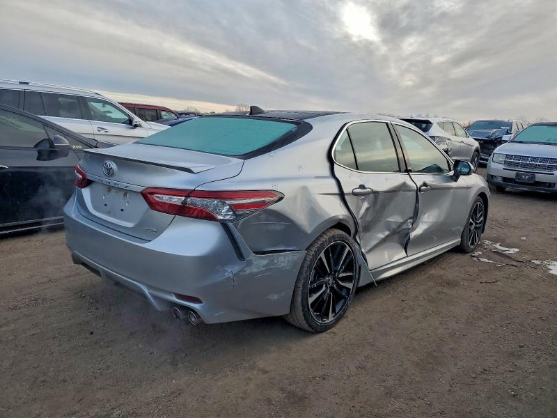 Фото 3 - TOYOTA CAMRY