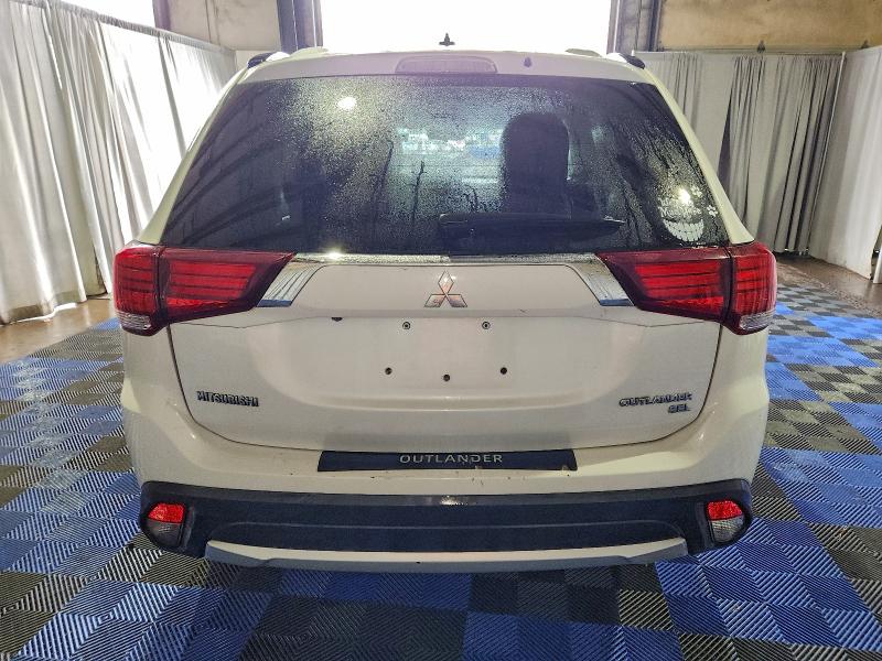Фото 6 - MITSUBISHI OUTLANDER
