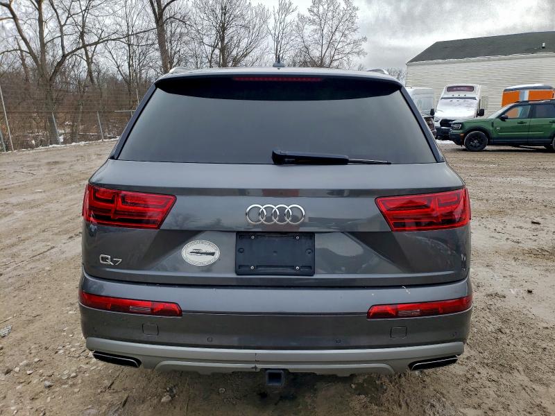 Фото 6 - AUDI Q7