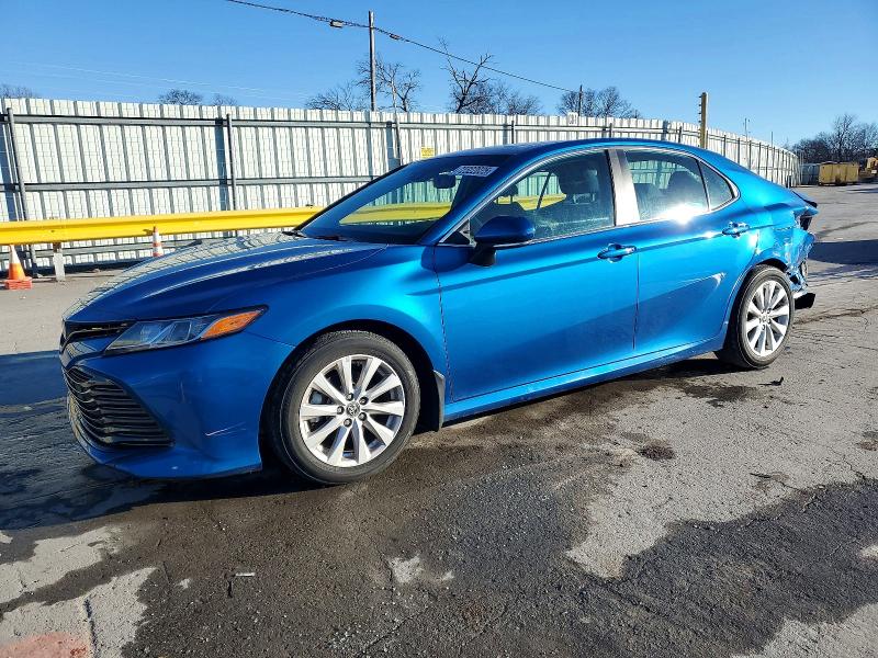 Фото 1 - TOYOTA CAMRY