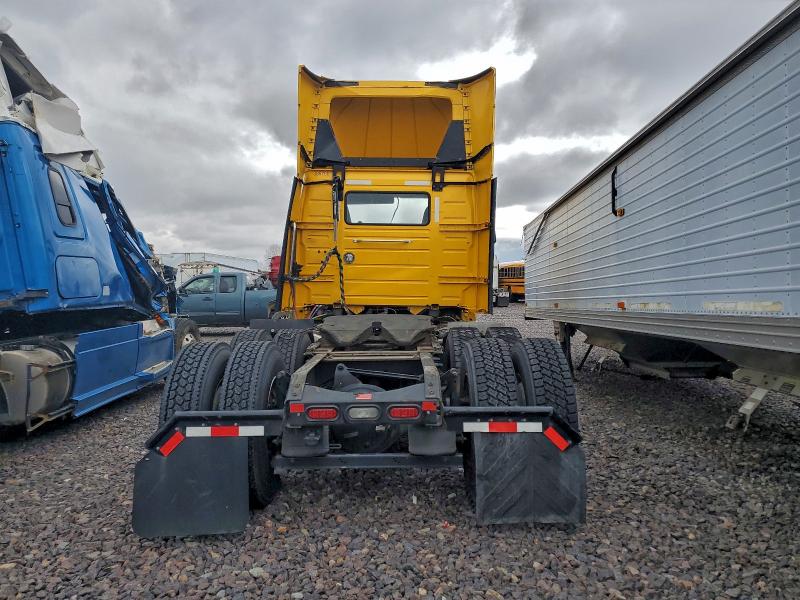 Фото 6 - VOLVO VN