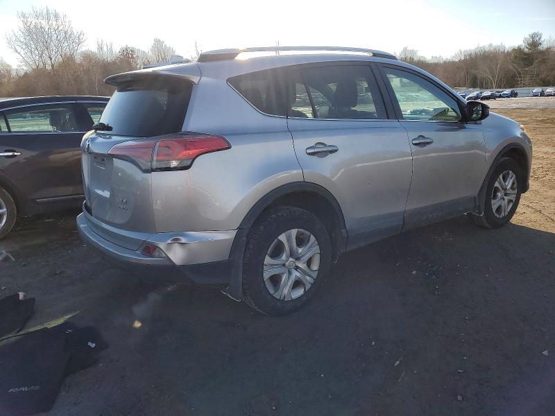 Фото 3 - TOYOTA RAV4