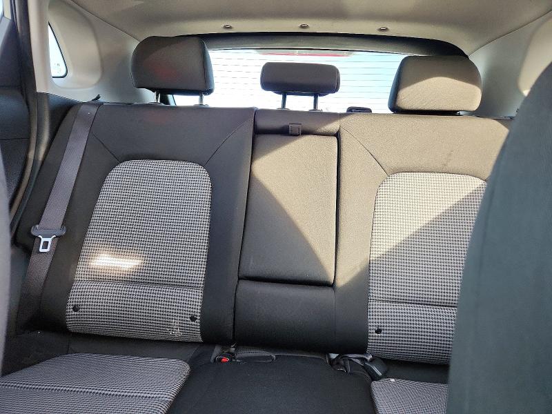 Фото 10 - HYUNDAI KONA