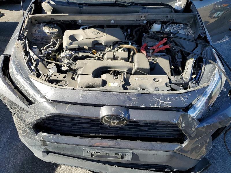 Фото 12 - TOYOTA RAV4