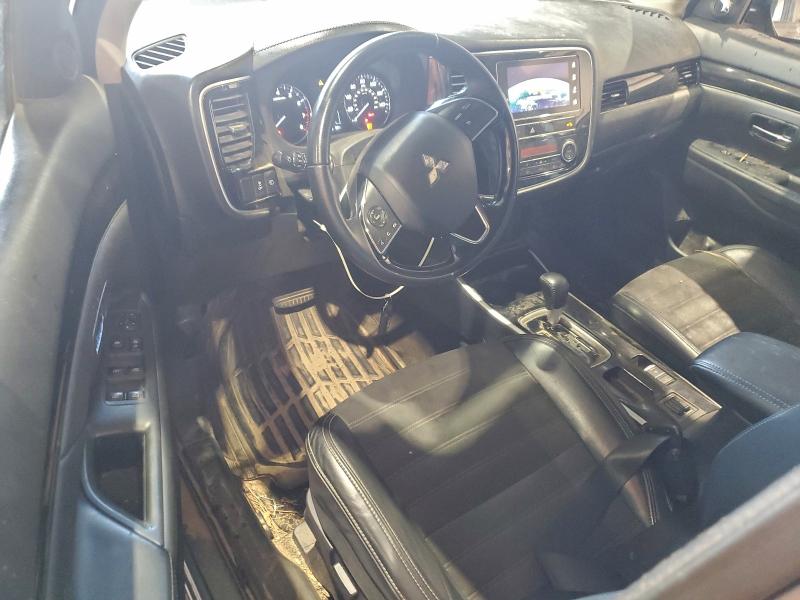 Фото 8 - MITSUBISHI OUTLANDER