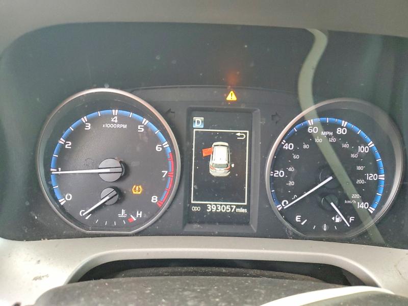 Фото 9 - TOYOTA RAV4