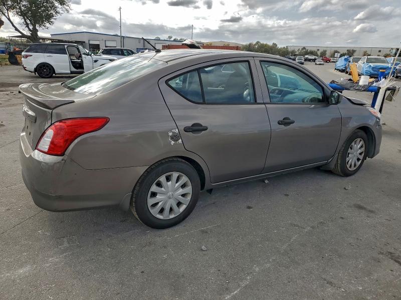 Фото 3 - NISSAN VERSA