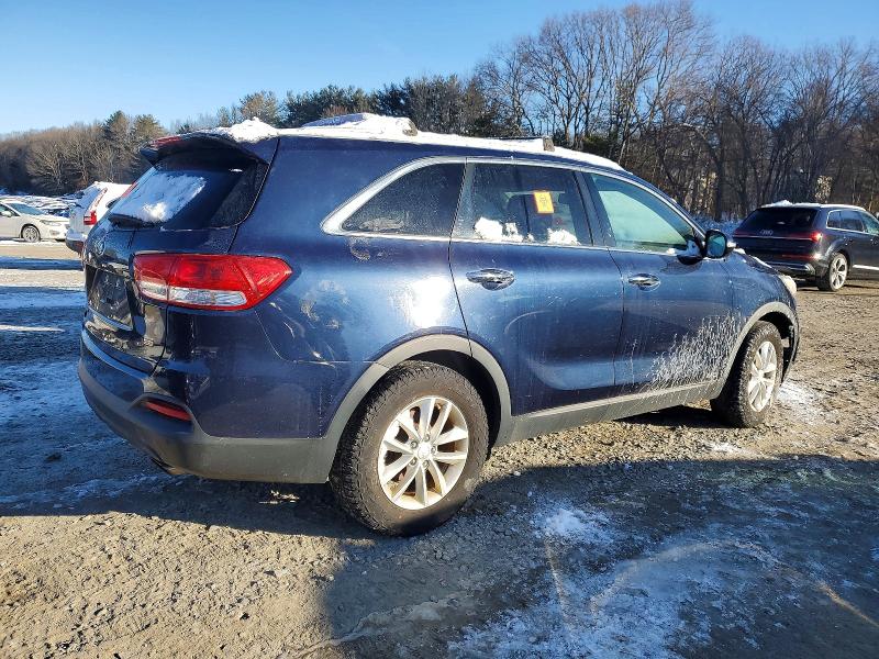 Фото 3 - KIA SORENTO