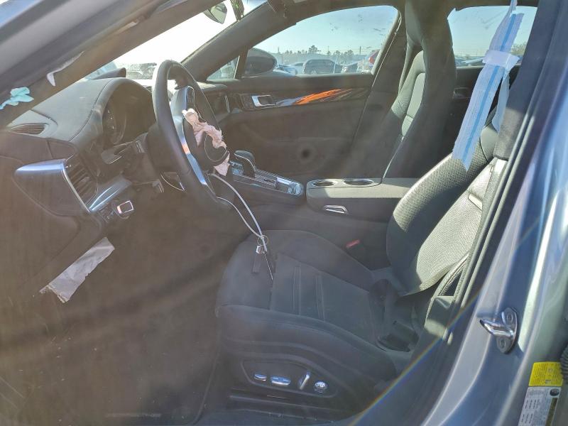 Фото 7 - PORSCHE PANAMERA