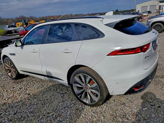 Фото 2 - JAGUAR F-PACE
