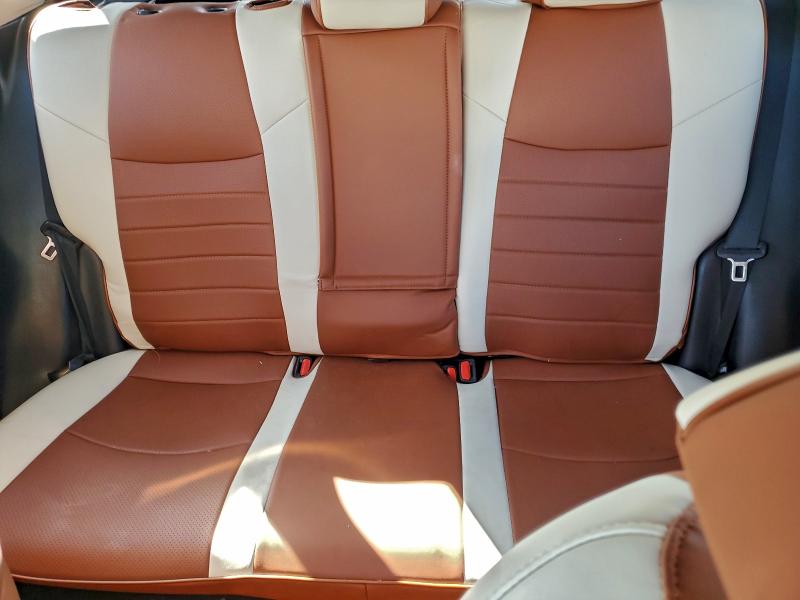 Фото 10 - TOYOTA RAV4