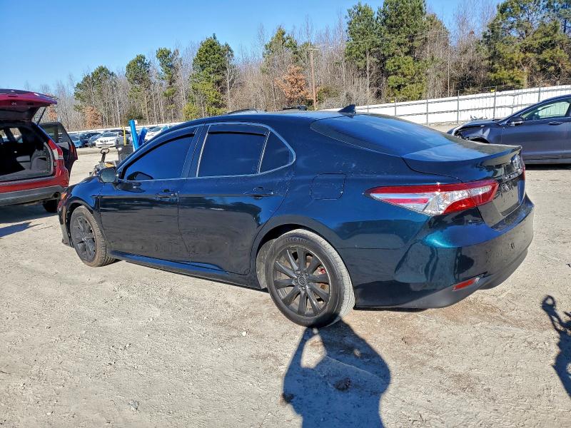 Фото 2 - TOYOTA CAMRY