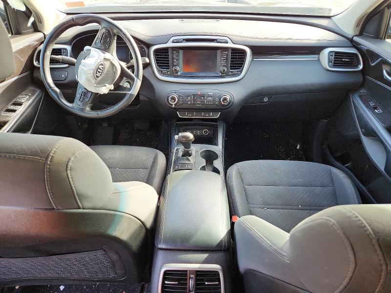 Фото 8 - KIA SORENTO