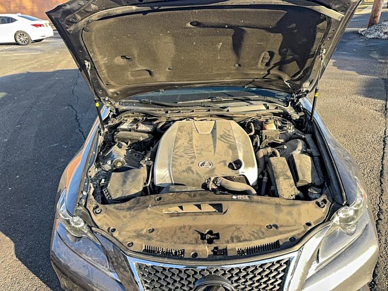 Фото 7 - LEXUS IS