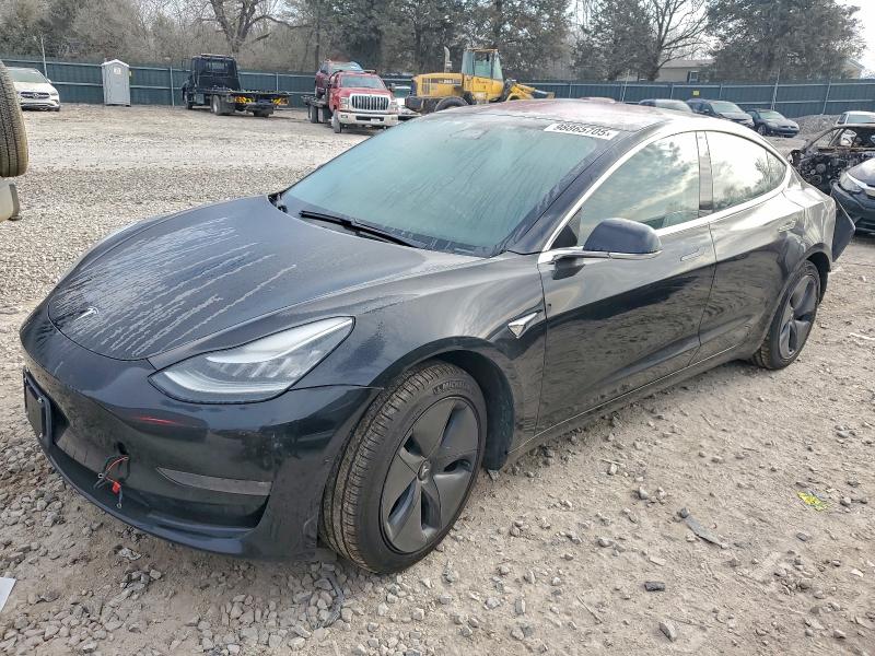 Фото 1 - TESLA MODEL 3