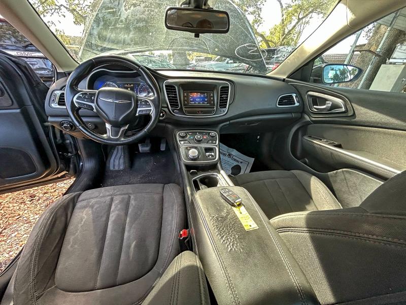 Фото 9 - CHRYSLER 200