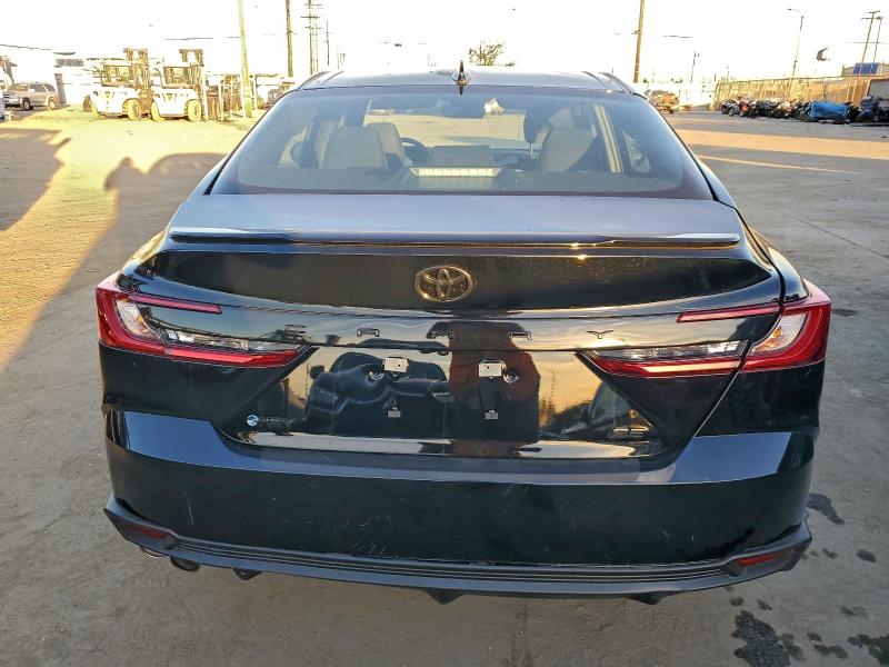 Фото 6 - TOYOTA CAMRY