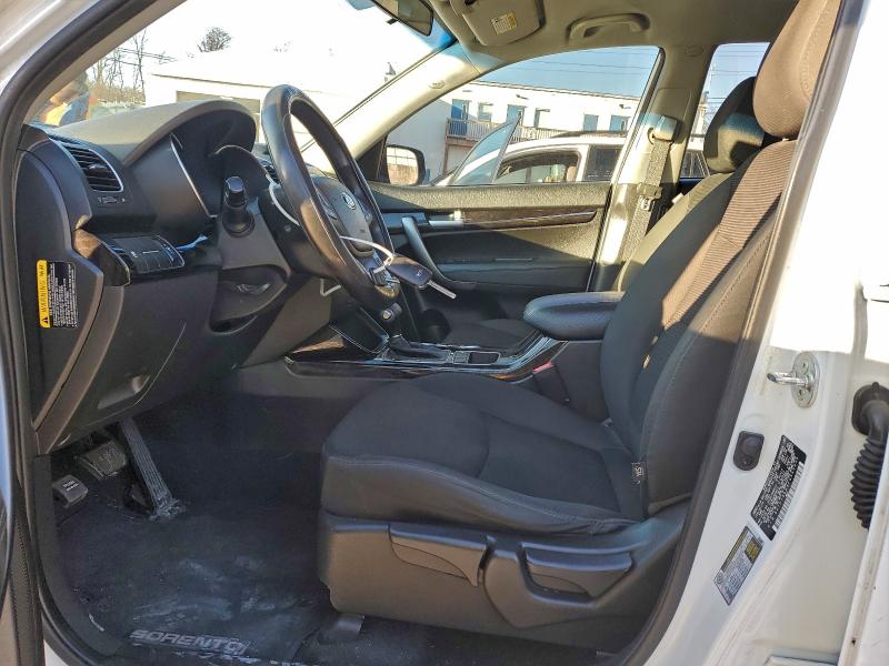 Фото 7 - KIA SORENTO