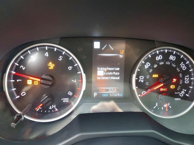 Фото 9 - TOYOTA RAV4